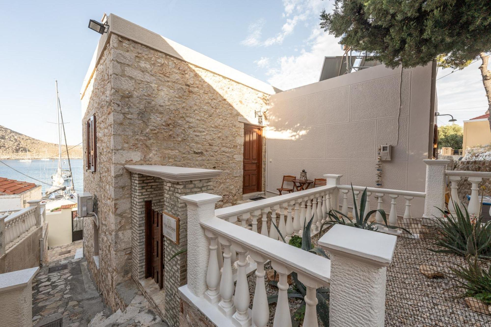 Villa Antonis Chalki Town エクステリア 写真
